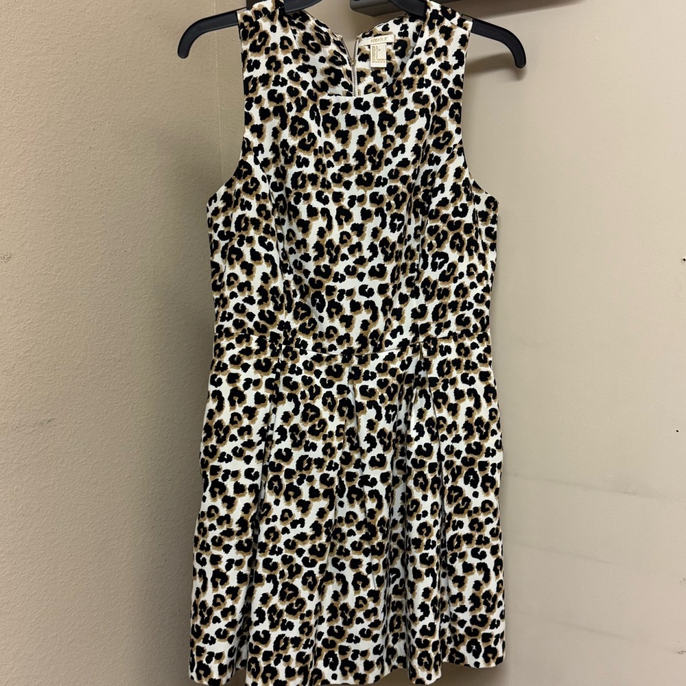 Leopard Forever 21 dress with pockets. Size L.